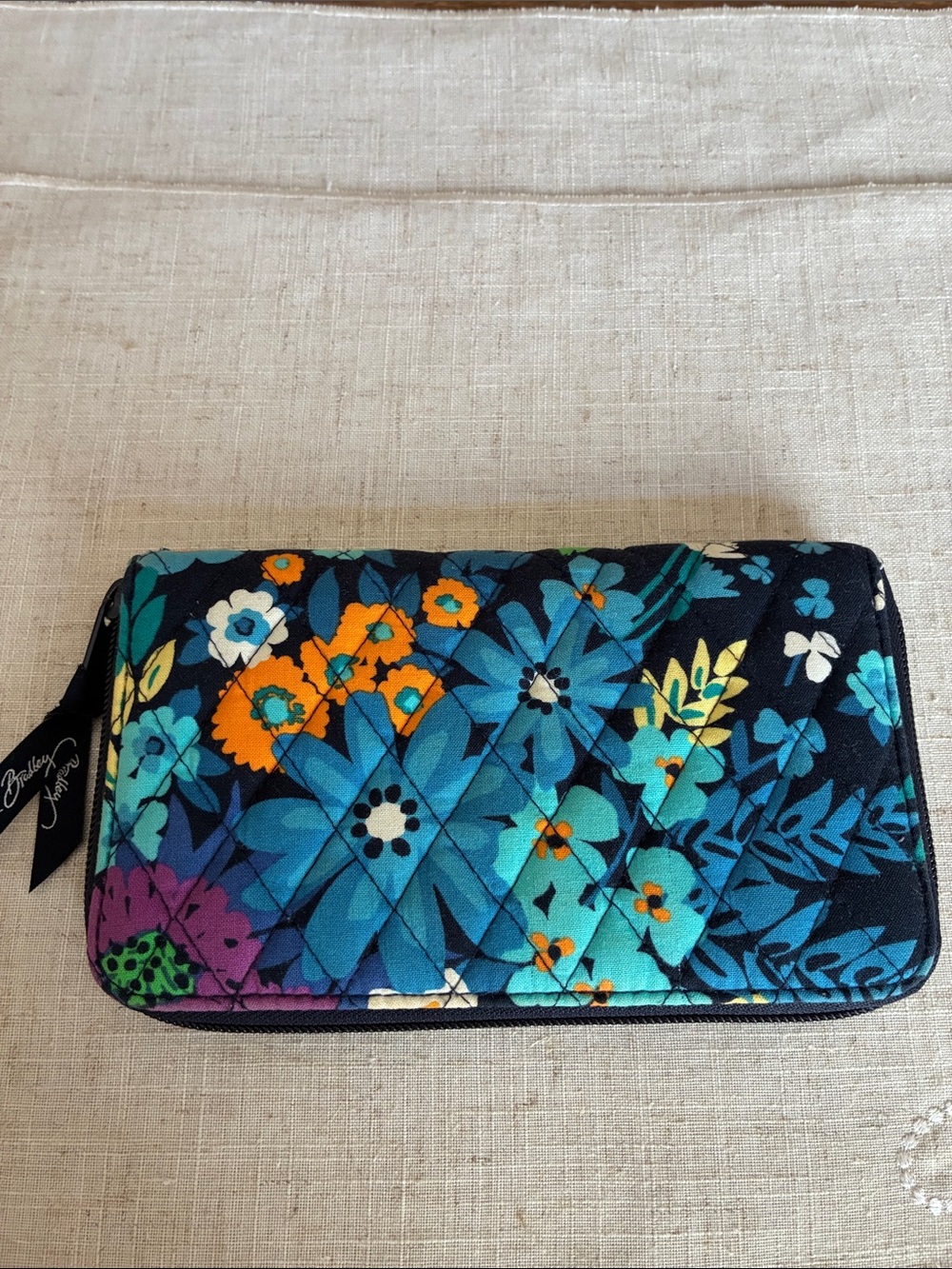Vera Bradley Floral Quilted Zip-Around Wallet with Teal & Purple Accents EUC - Picture 2 of 10